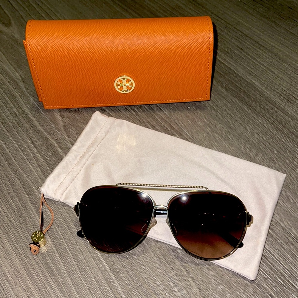 Brand-New, Never Worn Tory Burch Aviator Sunglasses (Small)